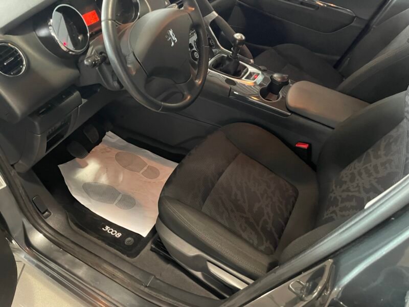 PEUGEOT 3008 1.6 hdi