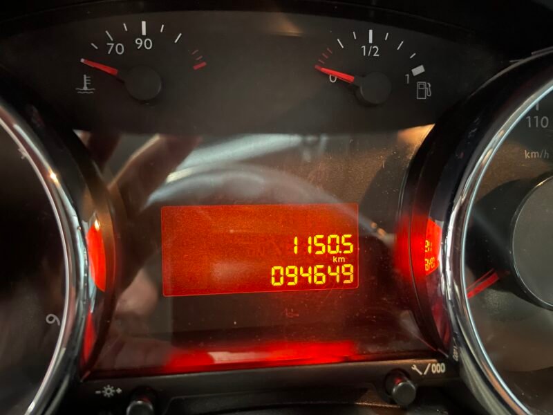 PEUGEOT 3008 1.6 hdi