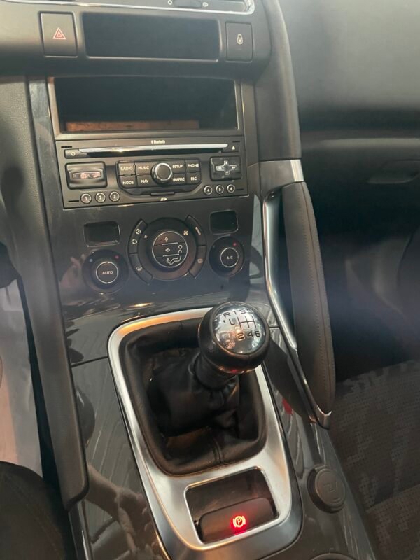 PEUGEOT 3008 1.6 hdi