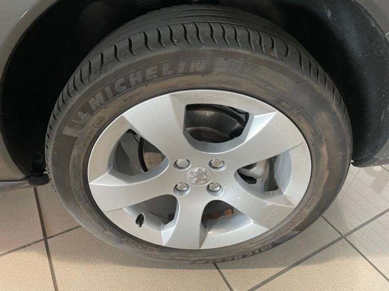 PEUGEOT 3008 1.6 hdi