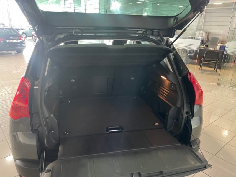 PEUGEOT 3008 1.6 hdi