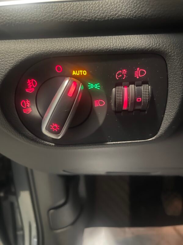 AUDI Q3 2.0 TDI AMBITION