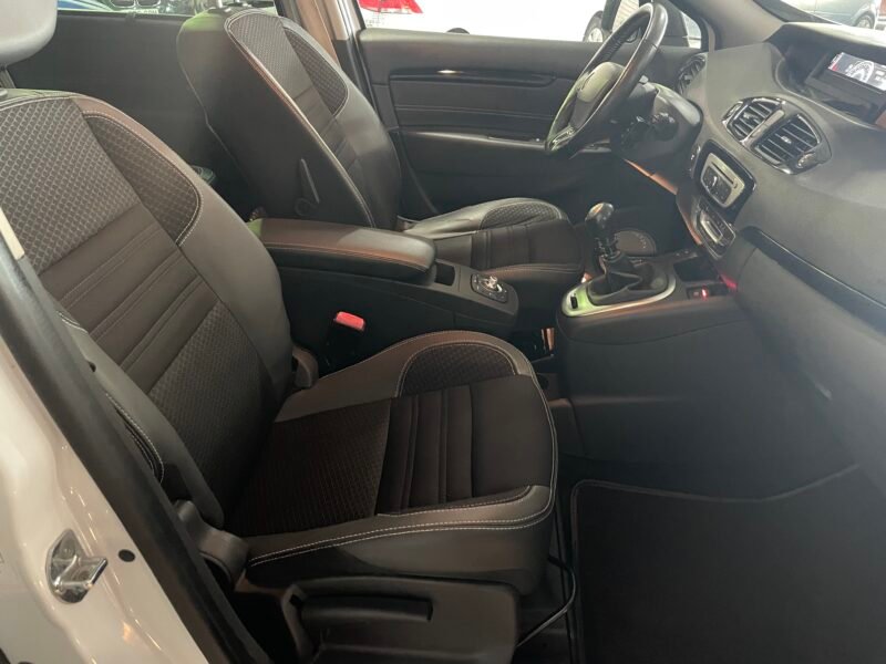 RENAULT GRAND SCENIC 1.6 DCI BOSE