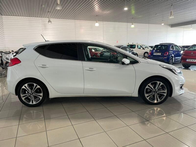KIA ceed 1.6 CRDI EURO UEFA 2016