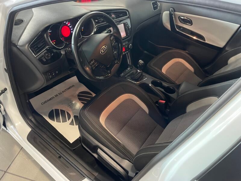 KIA ceed 1.6 CRDI EURO UEFA 2016