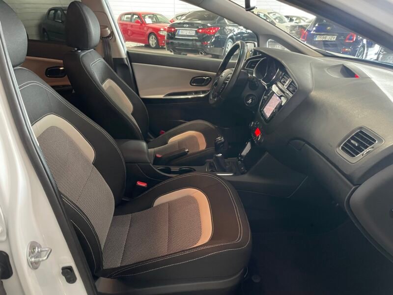 KIA ceed 1.6 CRDI EURO UEFA 2016