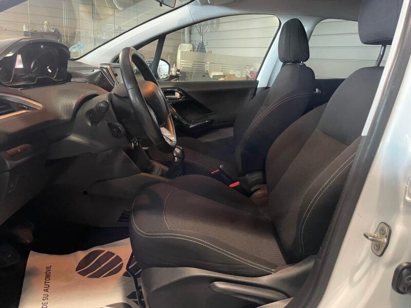 PEUGEOT 208 1.6 HDI STYLE