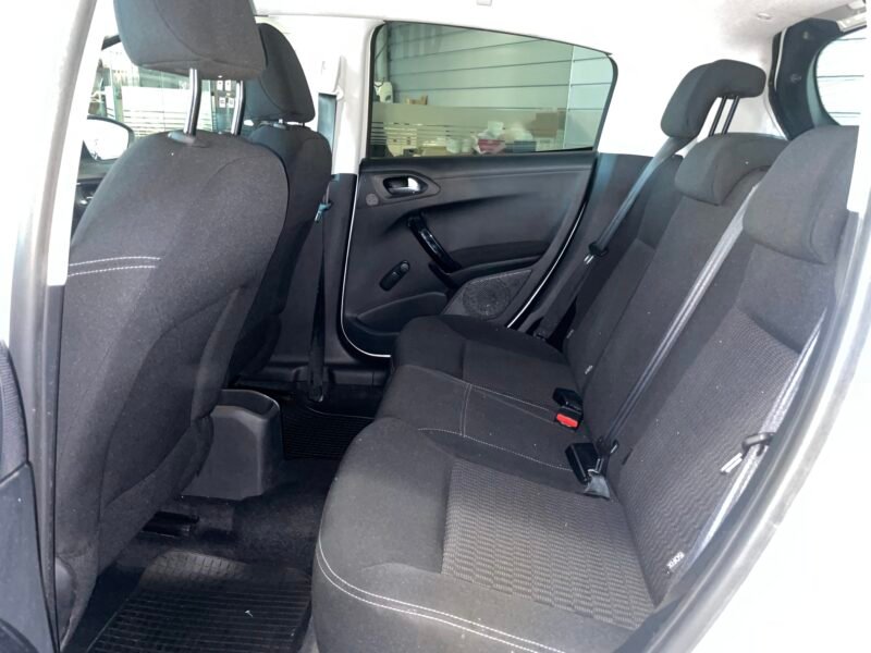PEUGEOT 208 1.6 HDI STYLE
