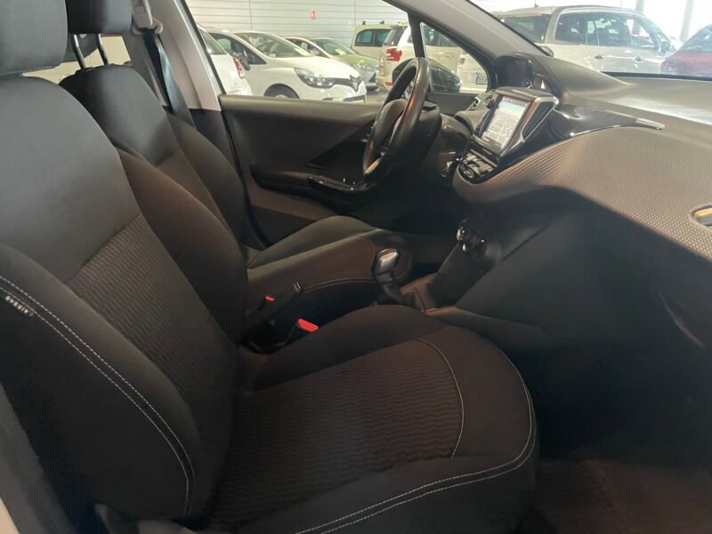 PEUGEOT 208 1.6 HDI STYLE