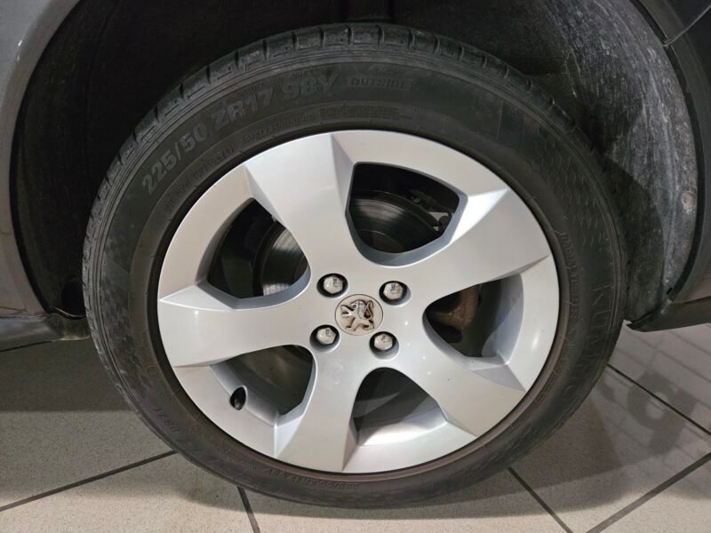 PEUGEOT 3008 1.6 hdi