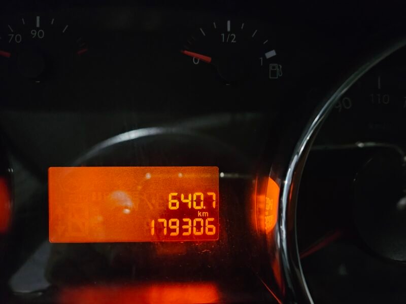 PEUGEOT 3008 1.6 hdi