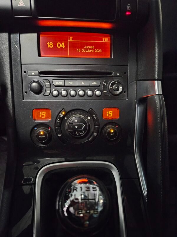 PEUGEOT 3008 1.6 hdi