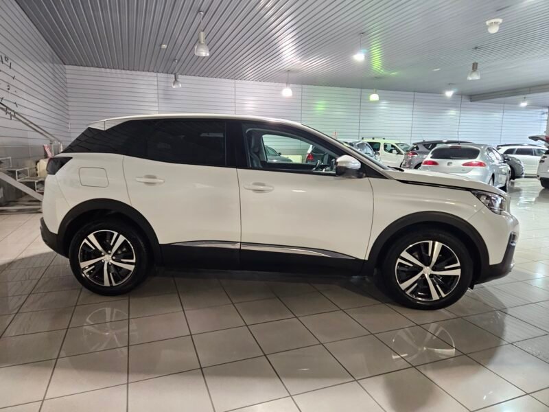 PEUGEOT 3008 1.5 HDI ALLURE 130CV