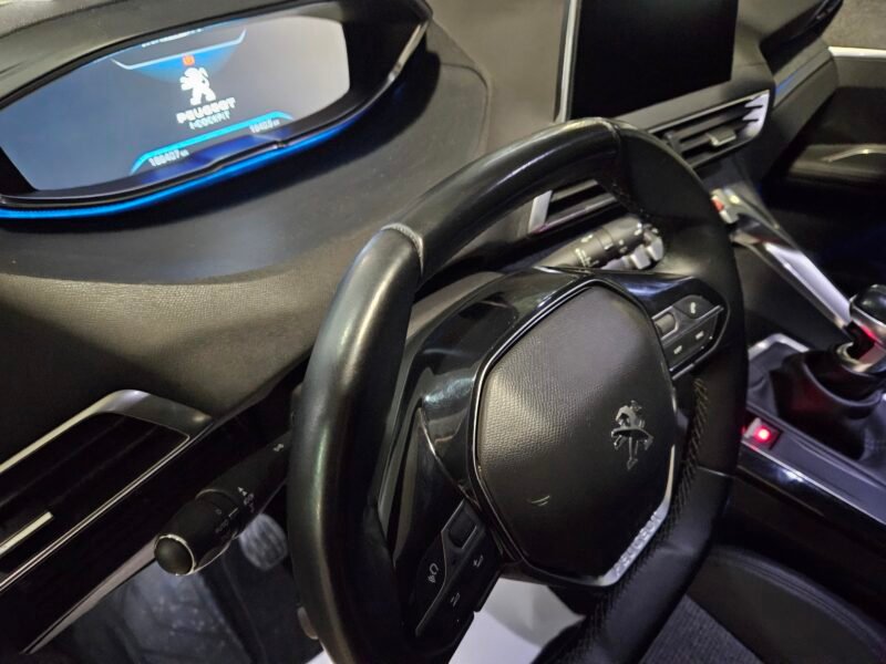 PEUGEOT 3008 1.5 HDI ALLURE 130CV