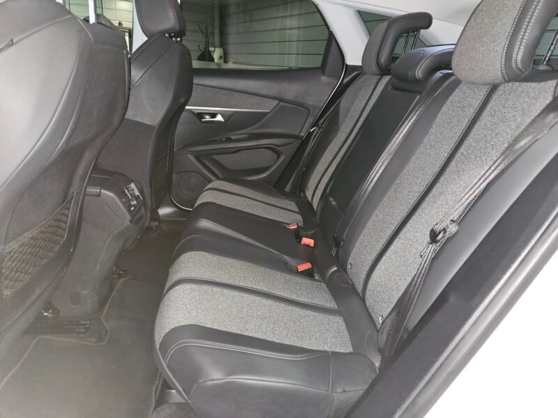 PEUGEOT 3008 1.5 HDI ALLURE 130CV