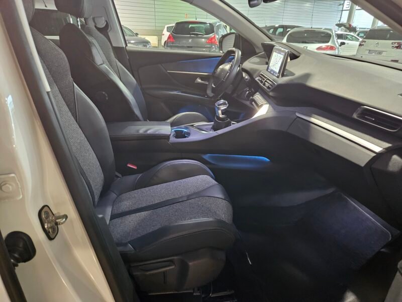 PEUGEOT 3008 1.5 HDI ALLURE 130CV