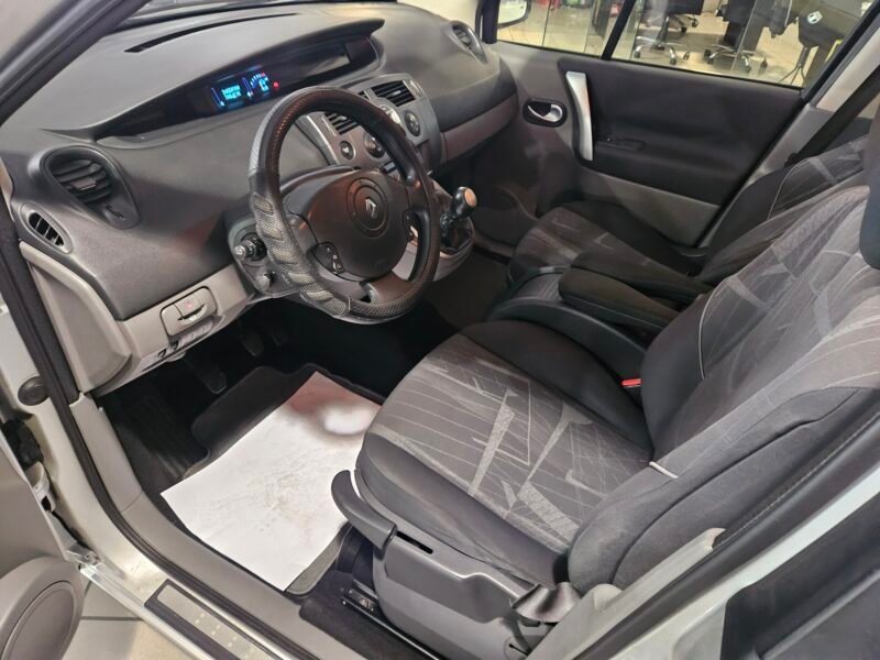 RENAULT GRAND SCENIC 1.9 DCI