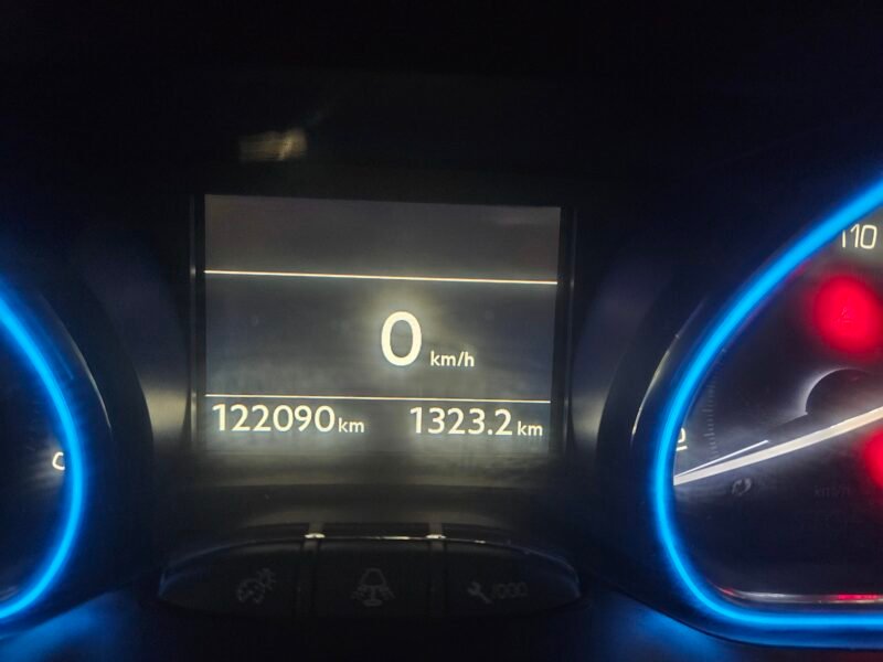 PEUGEOT 2008 1.5 HDI S&S ALLUURE