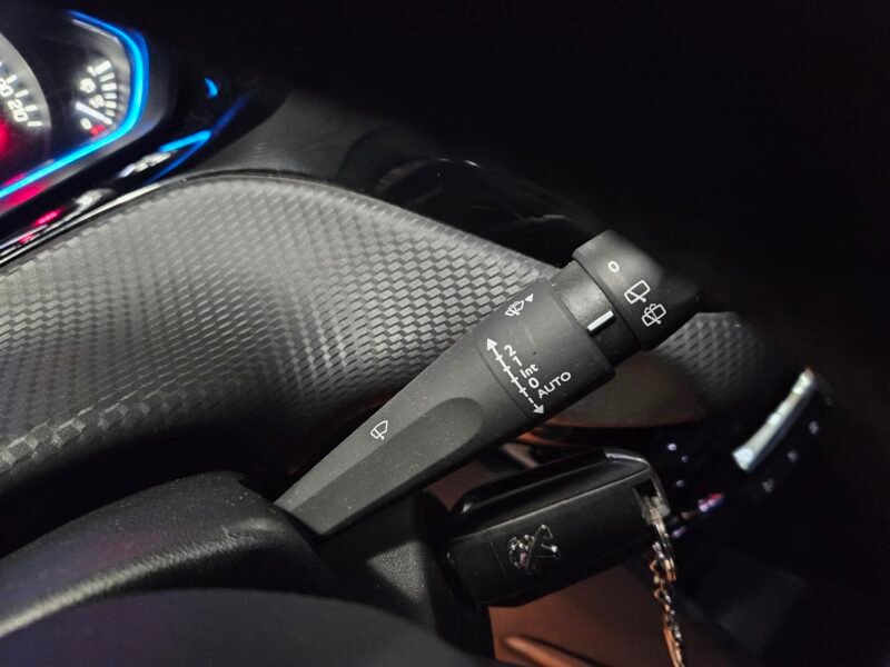 PEUGEOT 2008 1.5 HDI S&S ALLUURE