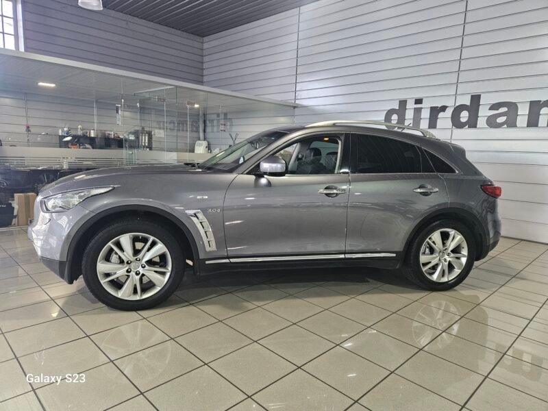 INFINITI QX70 3.0 D PREMIUM