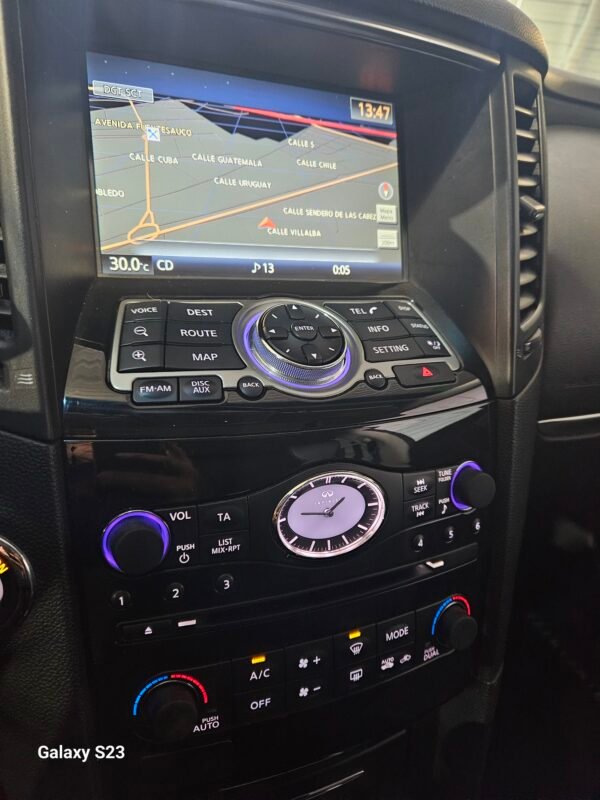 INFINITI QX70 3.0 D PREMIUM