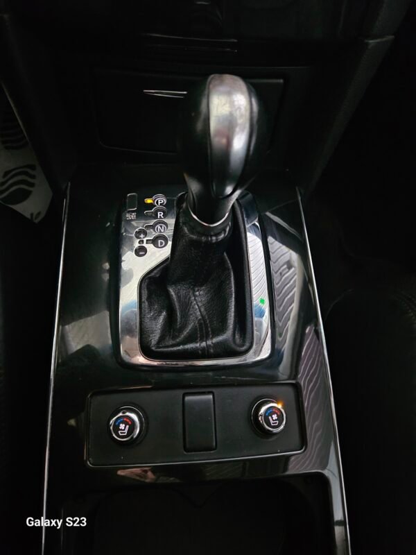 INFINITI QX70 3.0 D PREMIUM