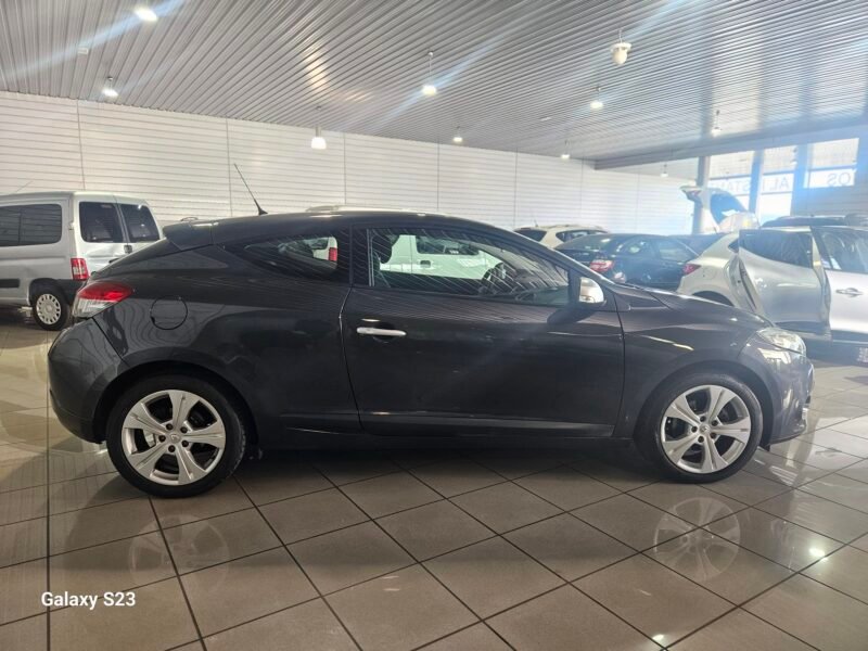 RENAULT MEGANE COUPE 1.5 DCI 105