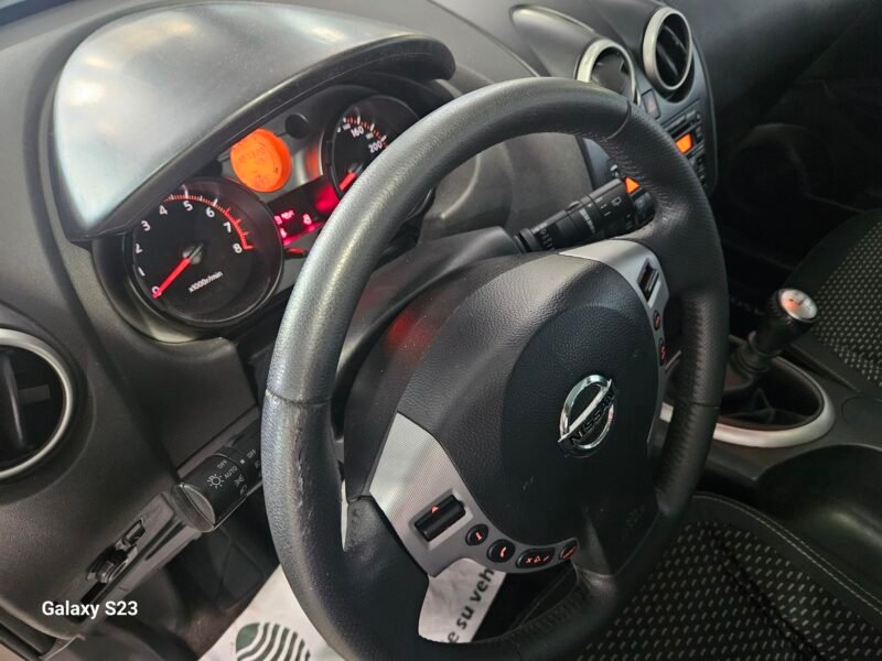 NISSAN QASHQAI 2.0i acenta