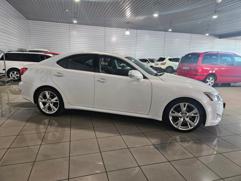 LEXUS IS220 SPORT