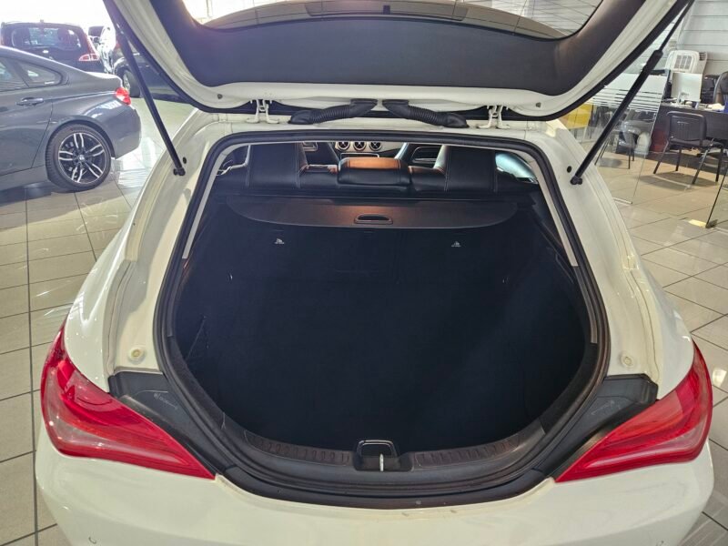 MERCEDES-BENZ CLA SHOOTING BRAKE 220 CDI AUTO