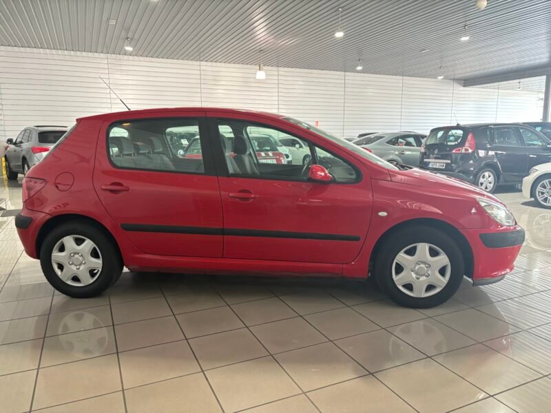 PEUGEOT 307 1.6 XT