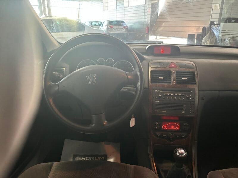 PEUGEOT 307 1.6 XT
