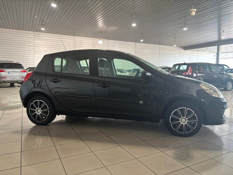 RENAULT Clio 1.2 75CV