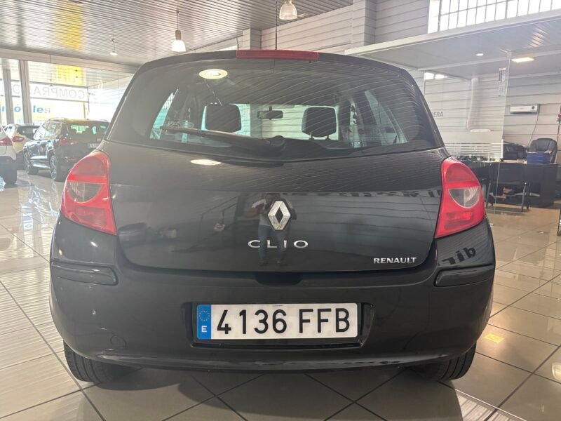 RENAULT Clio 1.2 75CV