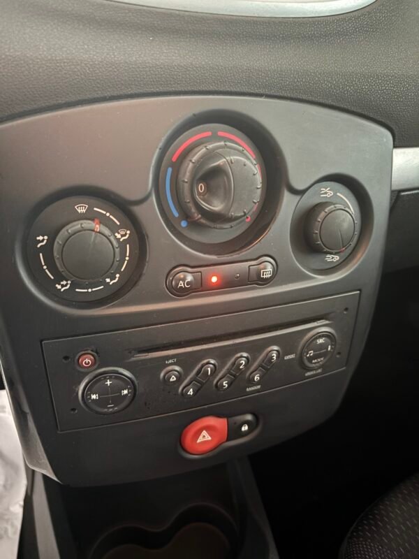 RENAULT Clio 1.2 75CV