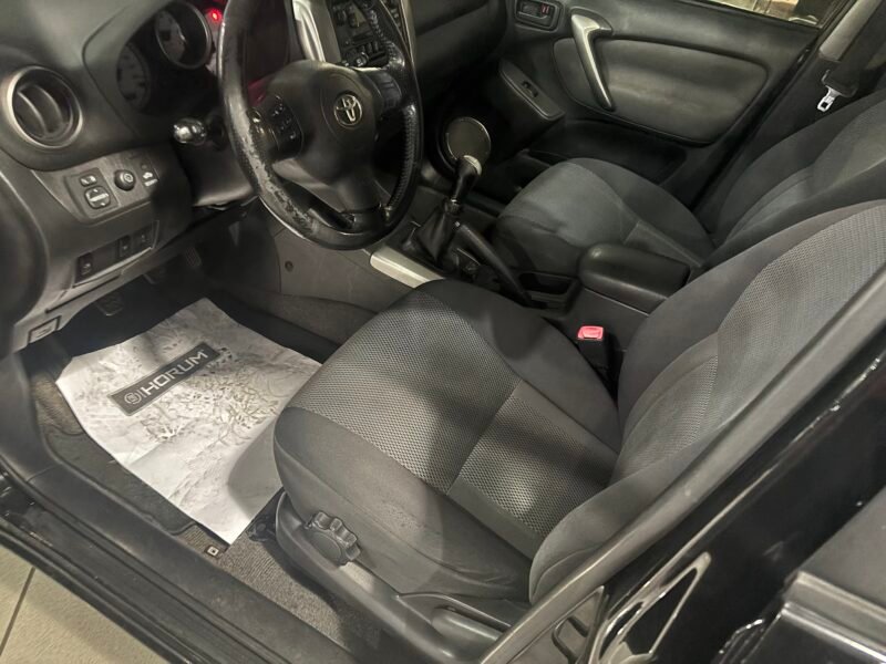 TOYOTA RAV4 2.0 D4D SOL