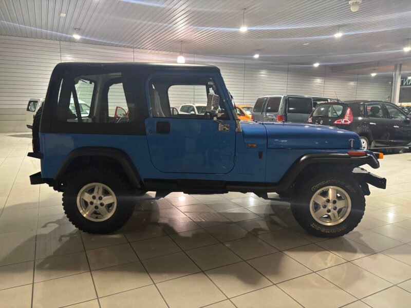 JEEP WRANGLER 2.5 HARD TOP