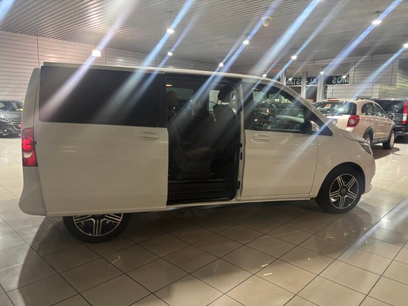 MERCEDES-BENZ CLASE V 220CDI