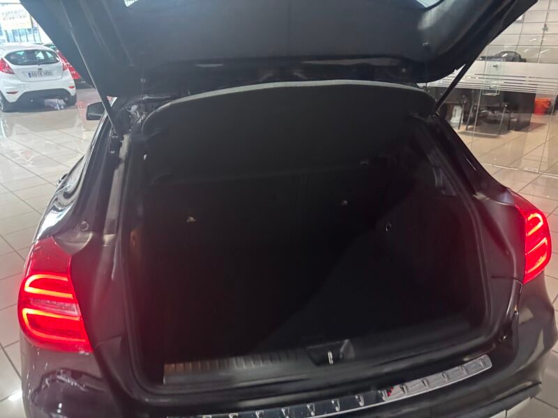 MERCEDES-BENZ GLA 200 CDI AMG LINE