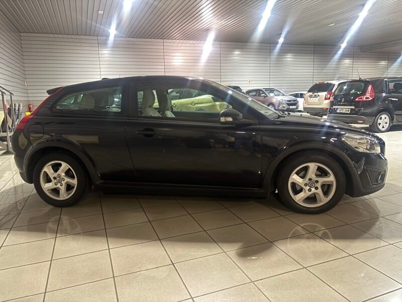VOLVO C30 1.6D MOMENTUM