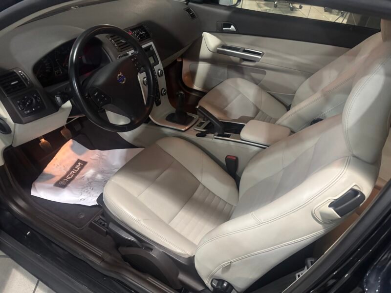 VOLVO C30 1.6D MOMENTUM