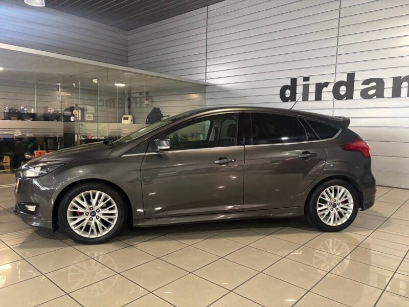 FORD Focus 1.5 TDCI 120CV ST LINE