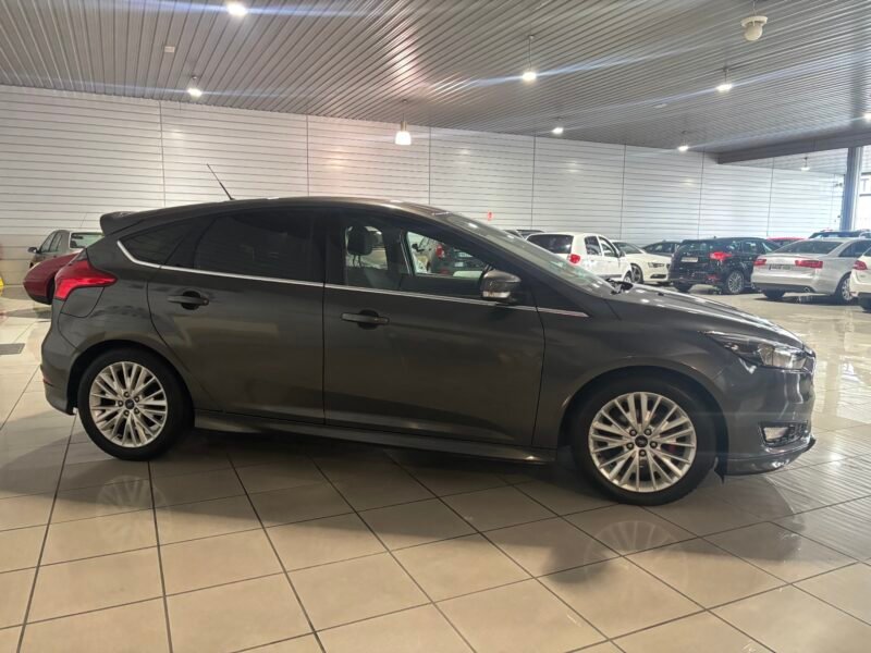 FORD Focus 1.5 TDCI 120CV ST LINE