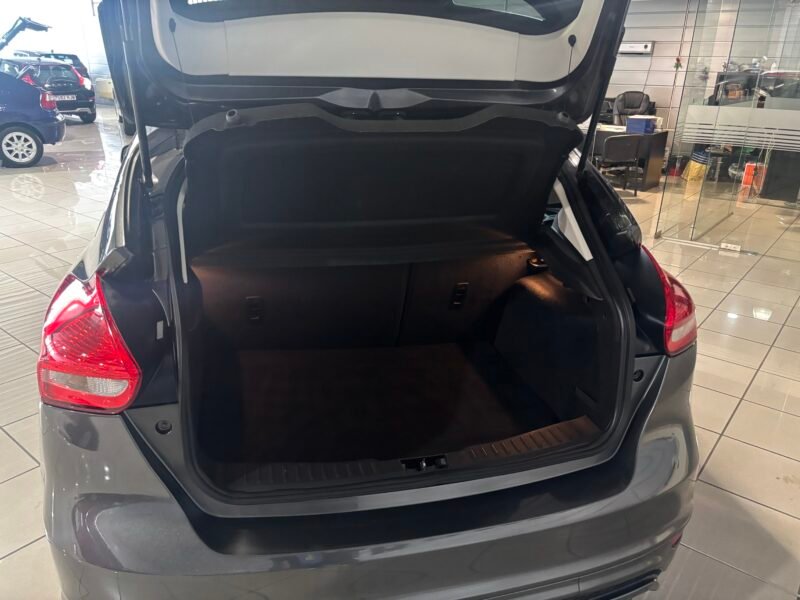 FORD Focus 1.5 TDCI 120CV ST LINE