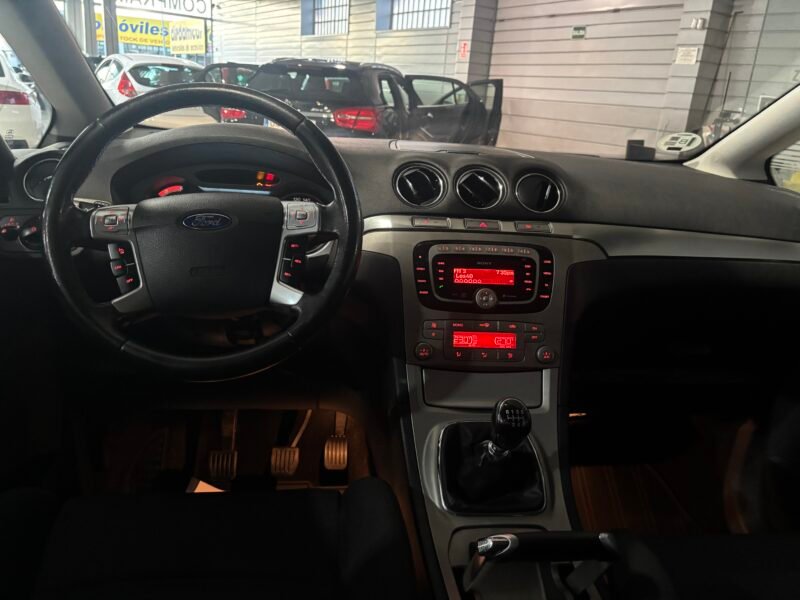 FORD SMAX 2.0TDI TITANIUM