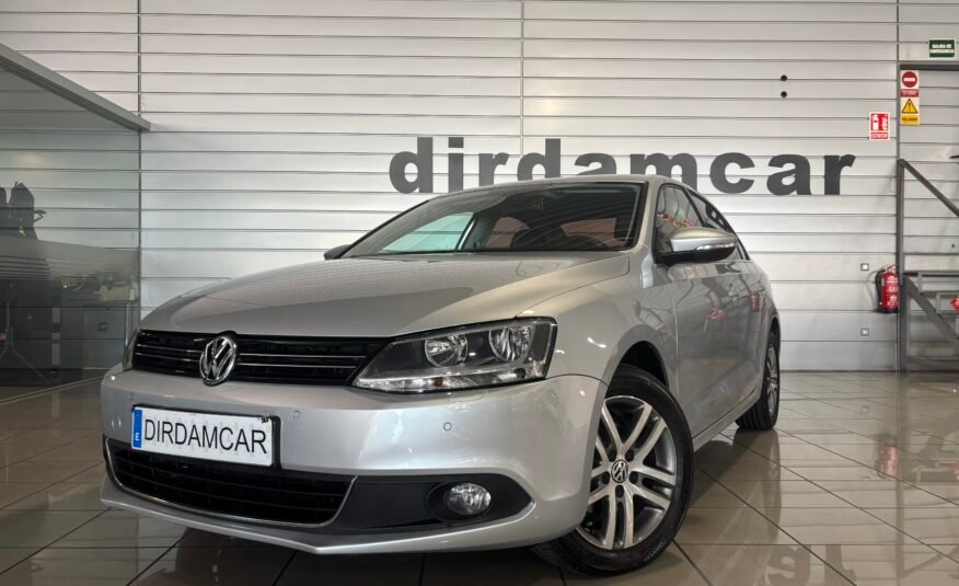 VOLKSWAGEN JETTA 1.6 TDI 105 SPORT