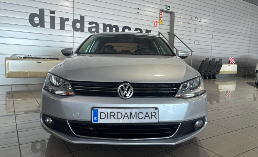 VOLKSWAGEN JETTA 1.6 TDI 105 SPORT