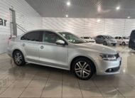 VOLKSWAGEN JETTA 1.6 TDI 105 SPORT