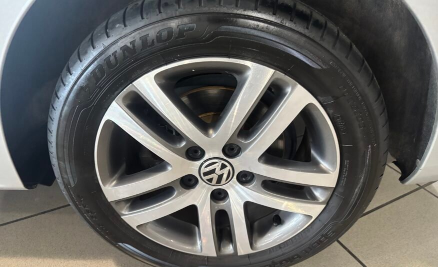 VOLKSWAGEN JETTA 1.6 TDI 105 SPORT