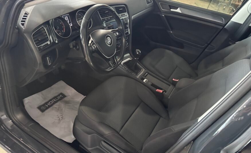 VOLKSWAGEN Golf 1.0 TSI